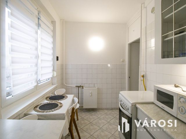 Erkélyes lakás eladó Győr Adyváros kedvelt részén