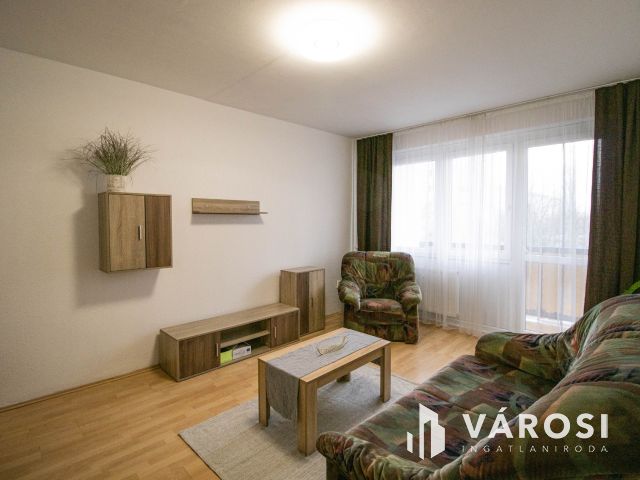 Erkélyes lakás eladó Győr Adyváros kedvelt részén