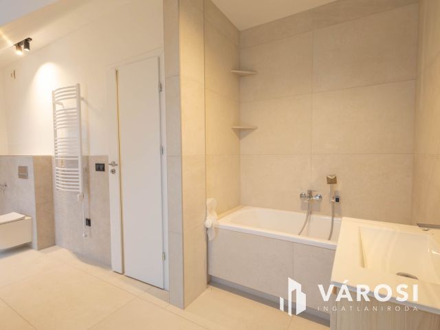 Belső kétszintes családi fészek Alsóvároson