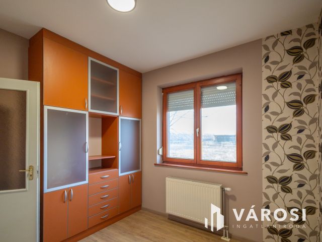 Kéznél a város, közel az autópálya – ideális lokáció