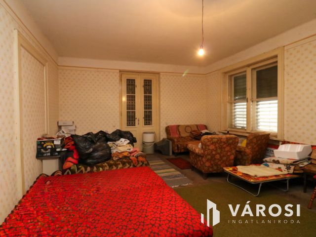 Nagypolgári ház nagy telekkel Nyírvasváriban!