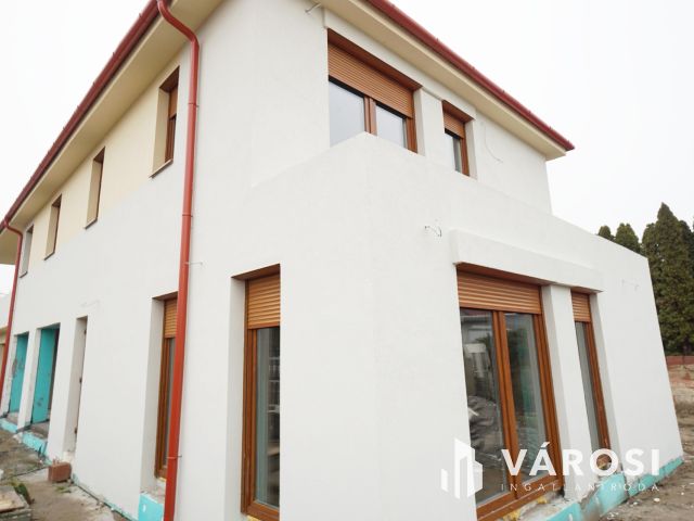 Gyál csendes utcájában 4 hálós új építésű ikerfél eladó