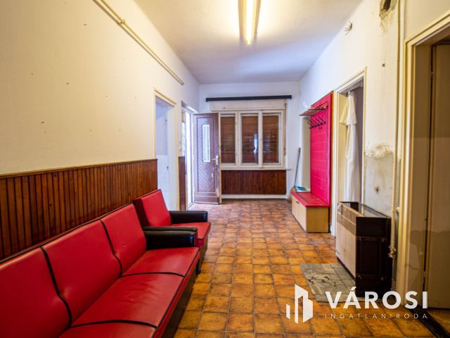 Tágas családi ház remek áron