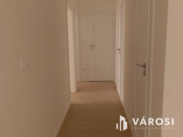 Csodálatos, világos  lakás eladó Debrecen belvárosában