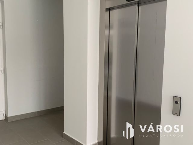 Csodálatos, világos  lakás eladó Debrecen belvárosában