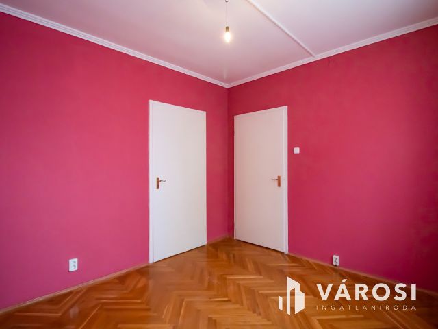 Belvárosi, jó helyen levő nagy lakás