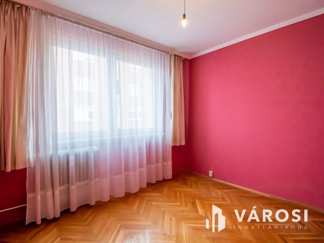 Belvárosi, jó helyen levő nagy lakás