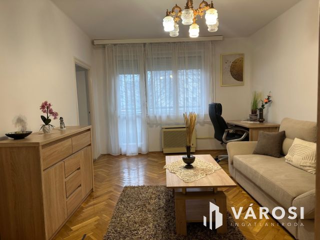 Kivételes helyen, csendes környezetben lakás KIADÓ!