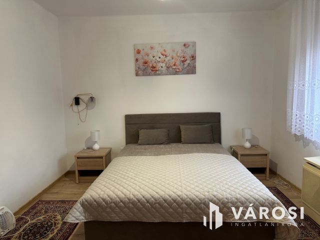 Kivételes helyen, csendes környezetben lakás KIADÓ!