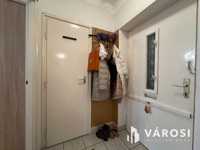 Kivételes helyen, csendes környezetben lakás KIADÓ!