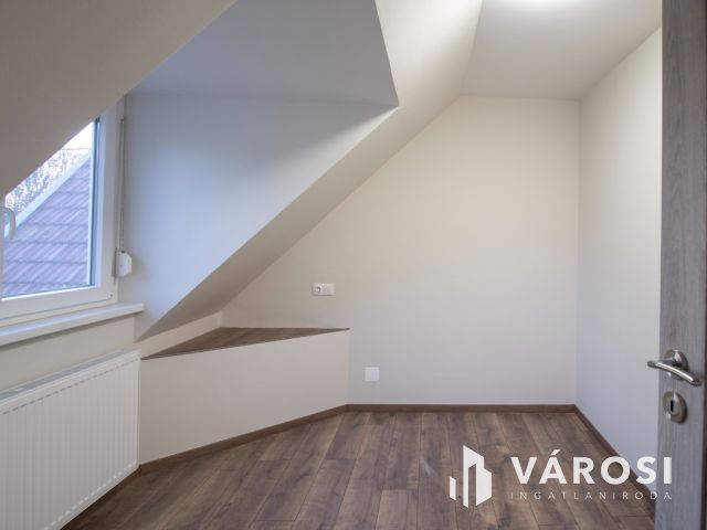 Új családi ház, garázzsal