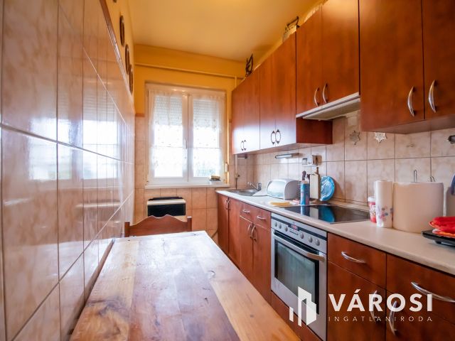 Nagylakás saját kertrésszel