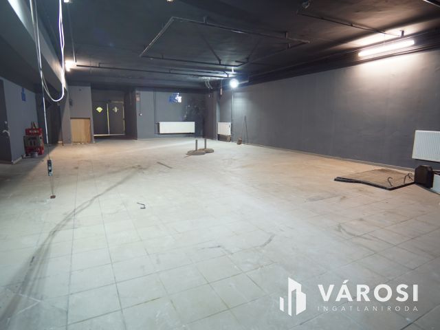 Kiadó közel 1000m2-es üzlethelység a Belvárosban!