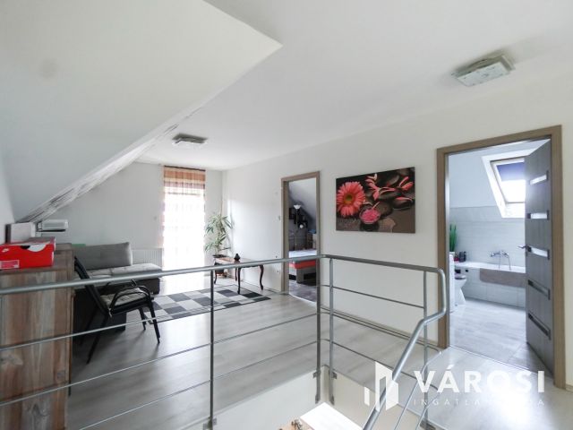 Kertvárosi, 3 lakásos Ikerházfél