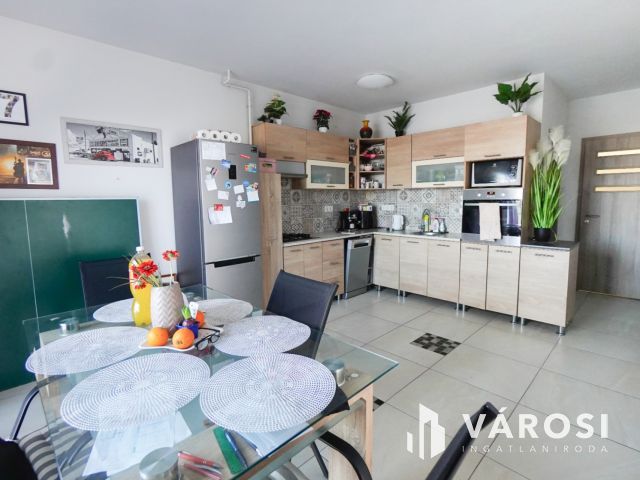 Kertvárosi, 3 lakásos Ikerházfél