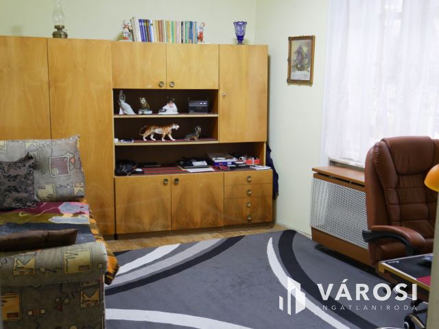 Eladó kétlakásos ház Révfaluban, egyetem közelében