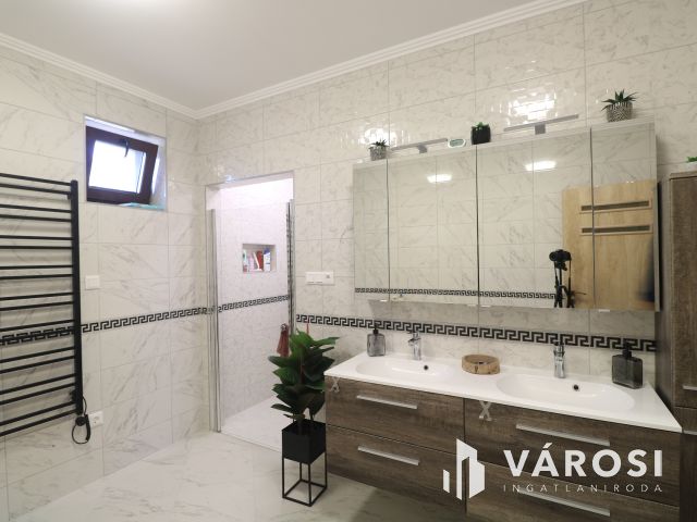 Modern családias otthon Mórahalmon.