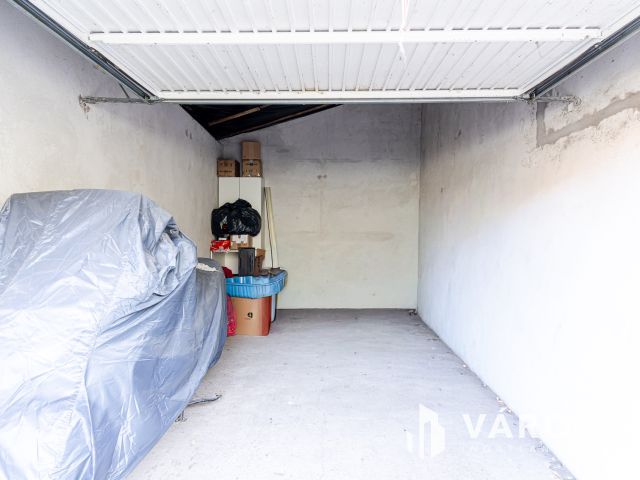 Rókusi galériázható belső udvari önálló garázs eladó!