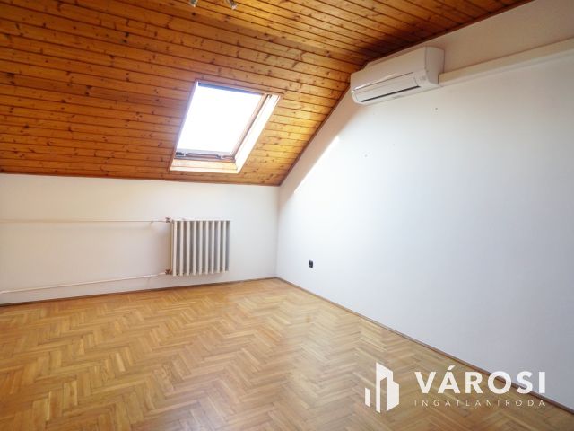 Otthon, vállalkozás és befektetés Gyál központi részén