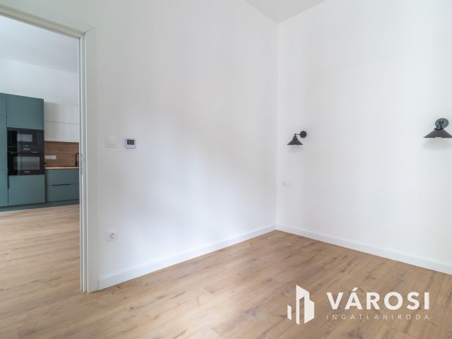 Modern okosotthon eladó a Visegrádi utca elején!