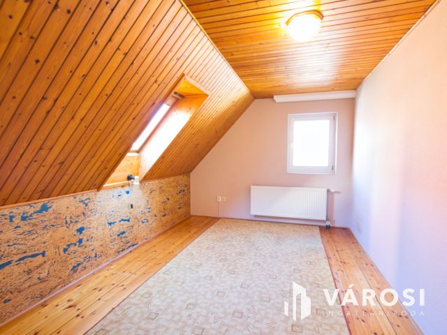 160 m2-es, családi-sorház a Csaba Park környékén eladó