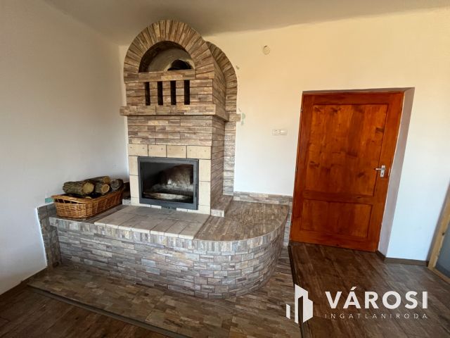 Nyírábrányban Parasztház melléképületekkel Eladó!