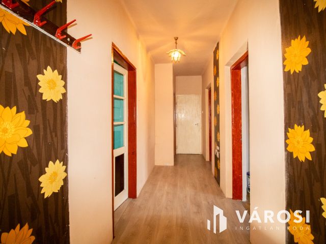 Tégla kockaház Vésztőn