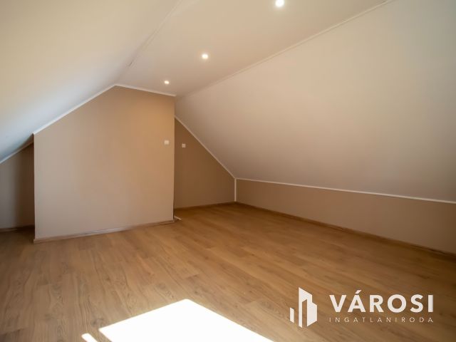 Frissen felújított 3 szobás velencei családi ház