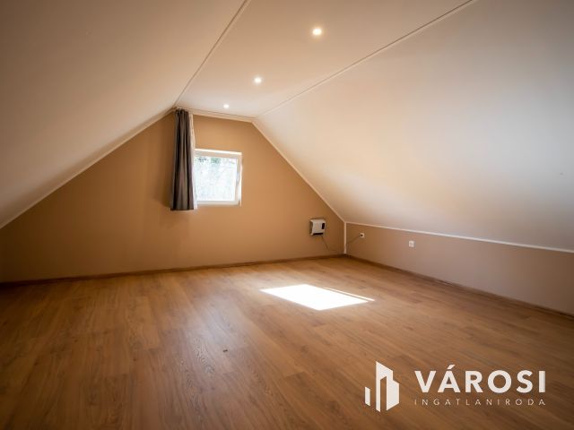 Frissen felújított 3 szobás velencei családi ház