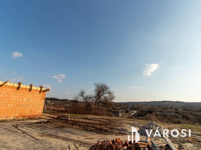 Építési telek csodás panorámával Tinnyén a Király- völgyben