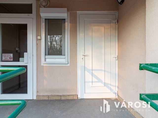 Kiadó üzlethelyiség a Zsókavár utcában!