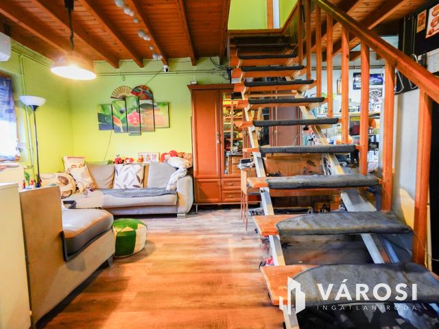 Remek házrész központi elhelyezkedéssel Szigethalmon!