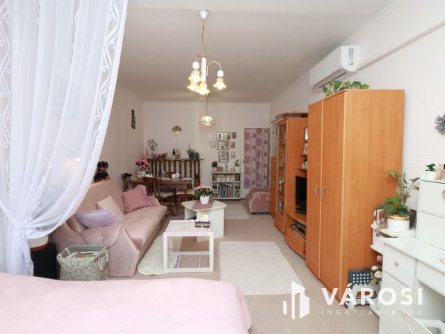 Hódtói erkélyes lakás