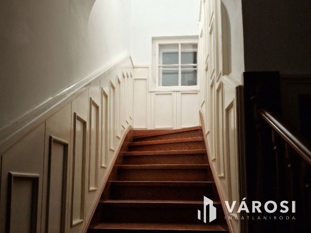 Dunai panorámás villa ősfás parkban Szentendrén