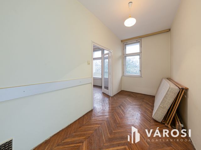 Belvárosi nappali + 1 (2) szobás