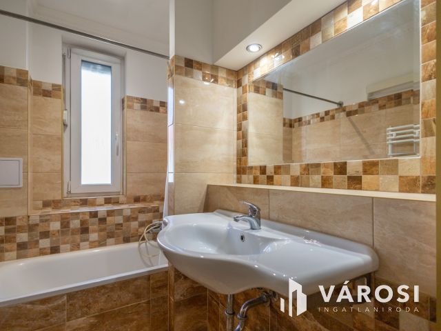 Újszegedi 3 szobás lakás, garázzsal, terasszal