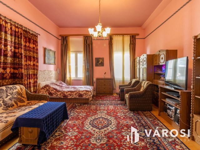 Tágas, alakítható lakás a Boráros tér szomszédságában