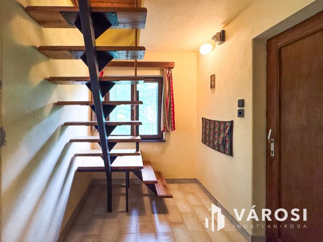 Két telek, egy nyaraló és sok-sok gyümölcsfa Szanazugban