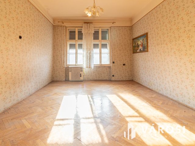 44 m2-es felújítandó garzon a Göncz Árpád Városközpontnál!