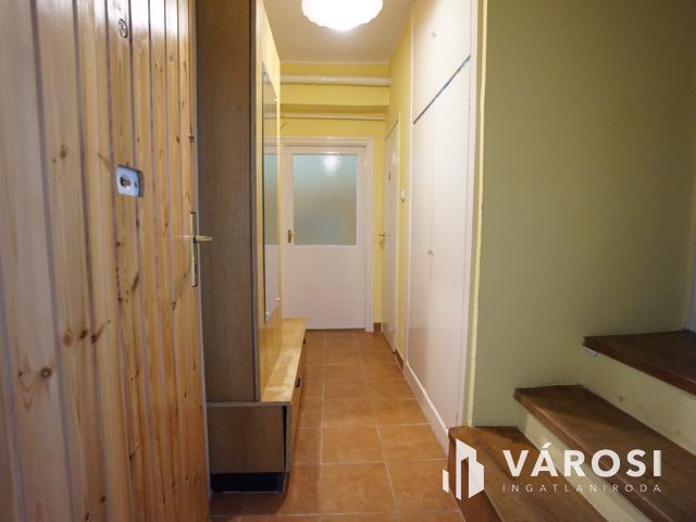 Belváros közeli lakás csendes környéken