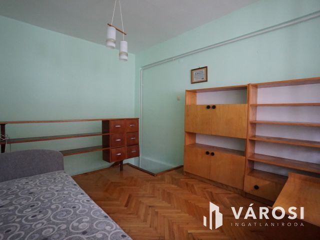 Belváros közeli lakás csendes környéken