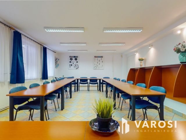 Üzleti iroda, raktár, műhely 4db parkolóval, pincével eladó