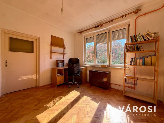 Vásártéren 2+1 félszobás, erkélyes lakás eladó!